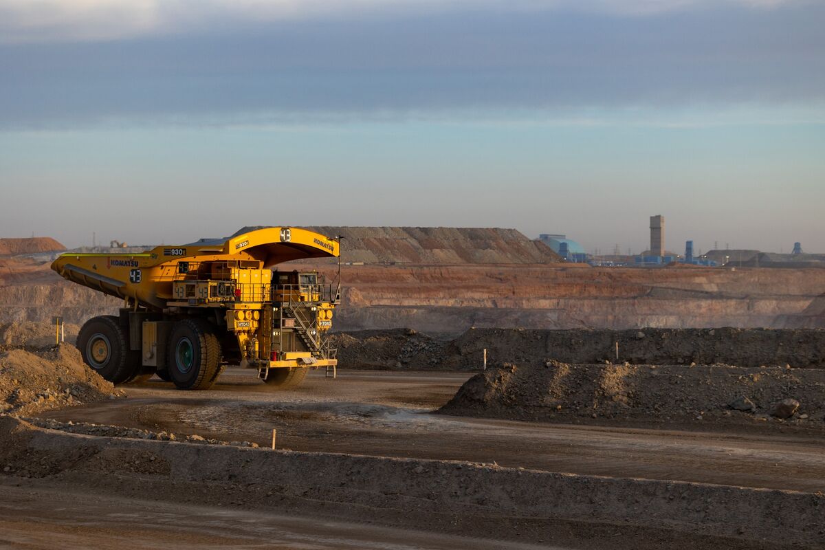 Rio Tinto, Glencore (GLEN LN) Discuss Potential Combination